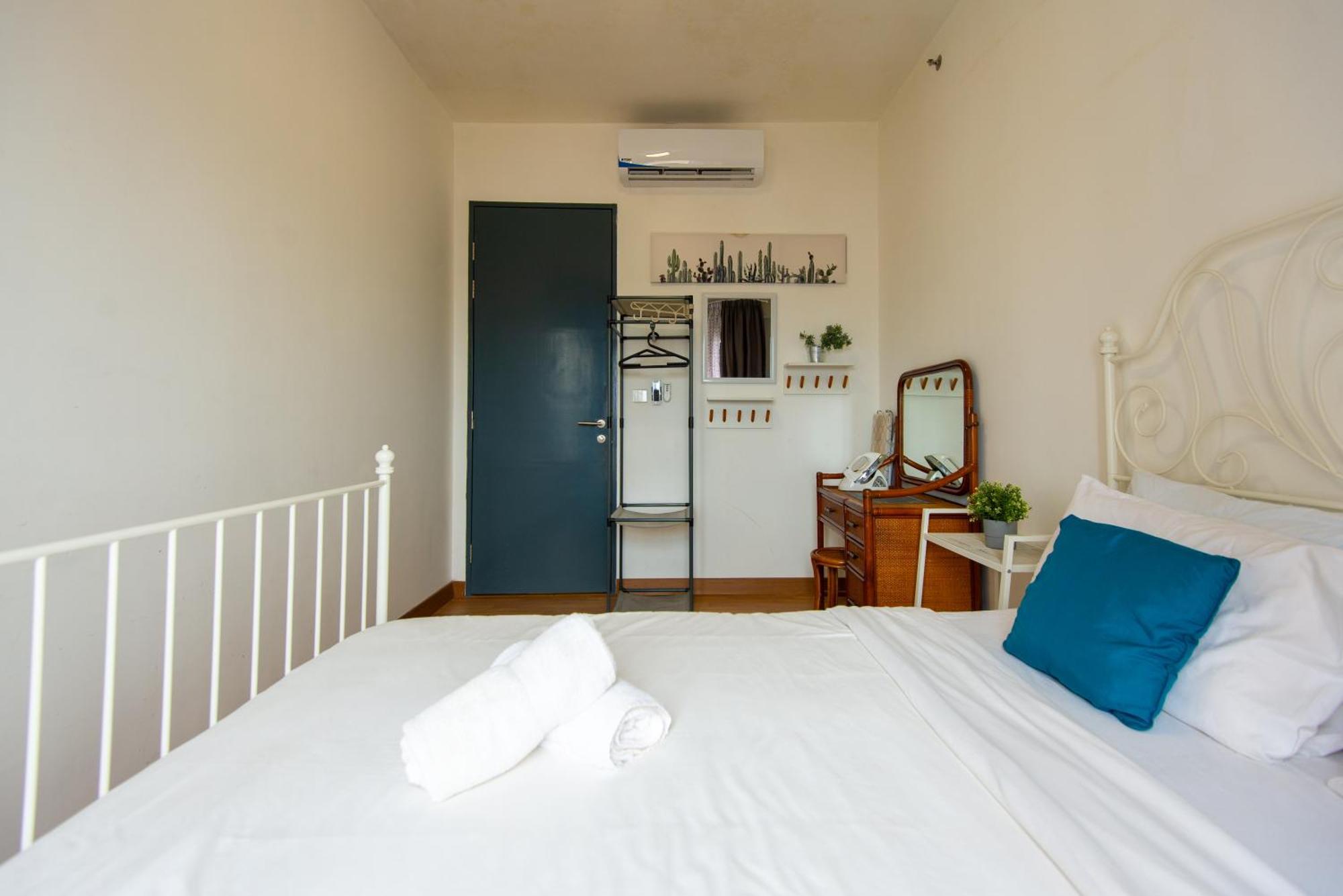 Casa Orient @ Macalister 218 ❈中路218东方之家 3Br 8Pax Apartment Джордж Таун Екстериор снимка