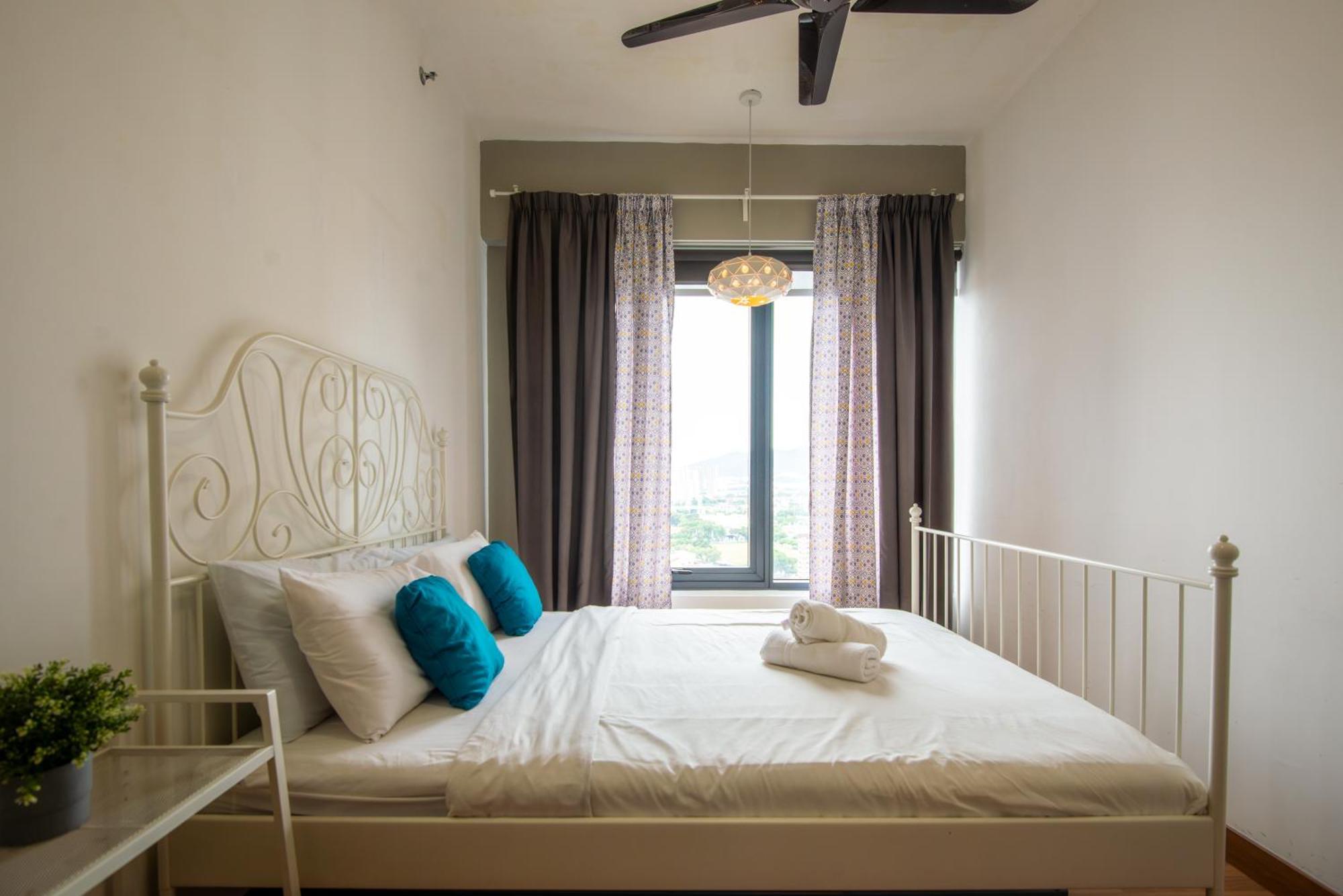 Casa Orient @ Macalister 218 ❈中路218东方之家 3Br 8Pax Apartment Джордж Таун Екстериор снимка