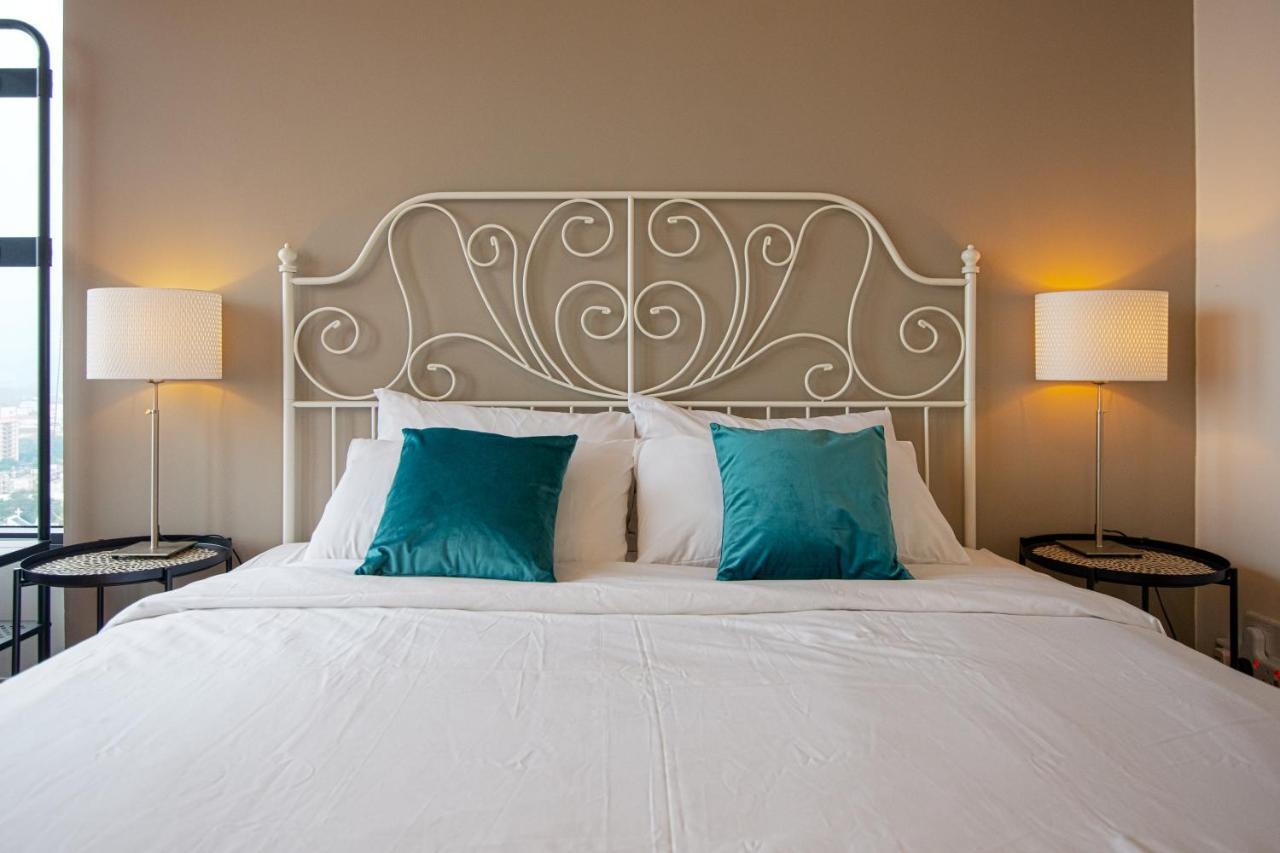 Casa Orient @ Macalister 218 ❈中路218东方之家 3Br 8Pax Apartment Джордж Таун Екстериор снимка